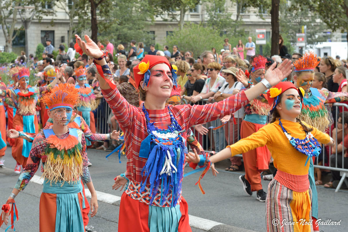 Défilé Biennale de la Danse Lyon 2018 - "Djamm Métaphorik" (Communauté de Communes Bugey Sud - Bugey Sud) de Abdou N'gom - Cie Stylistik